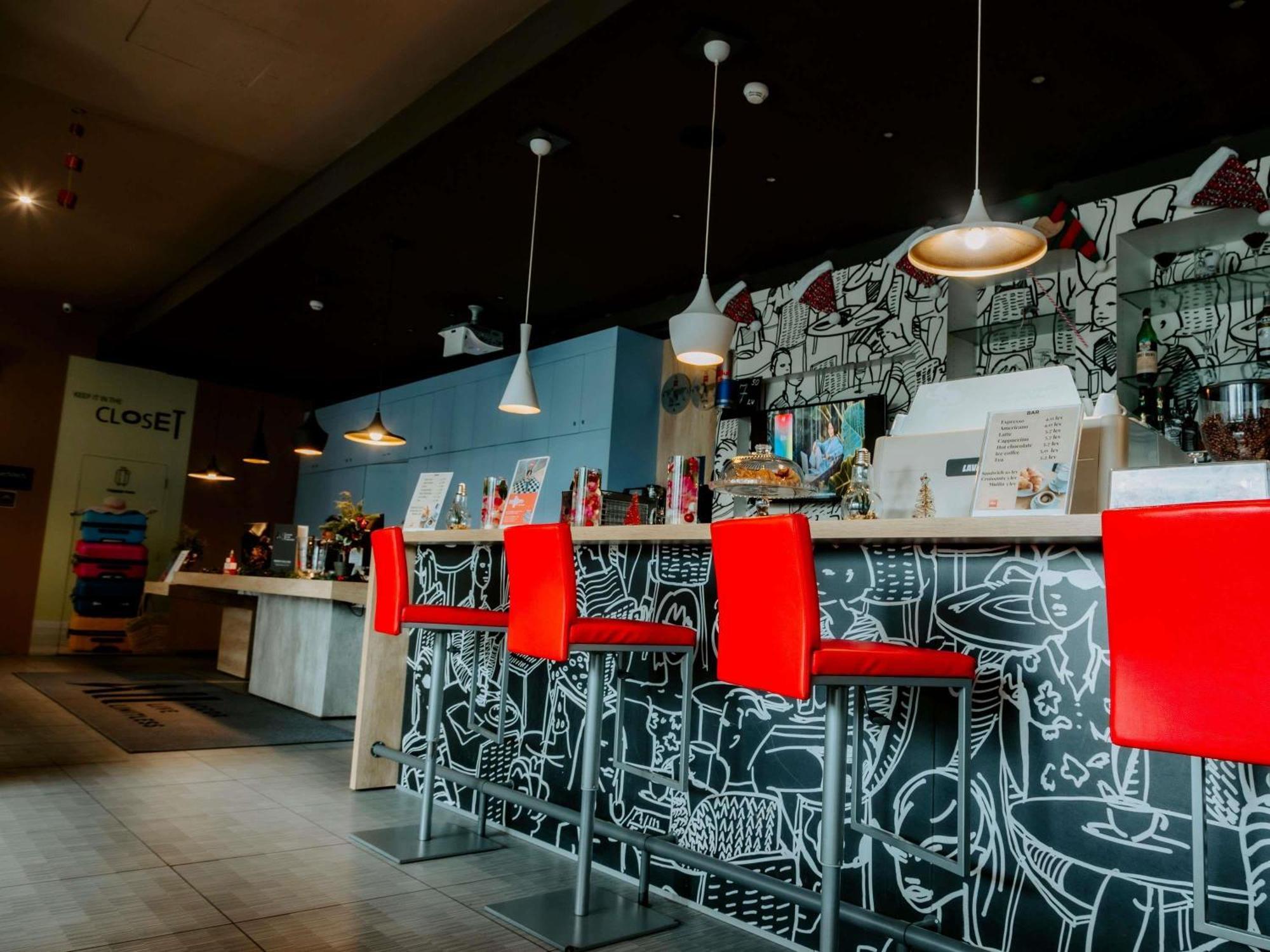 Ibis Sofia Airport Hotel — Photos 1